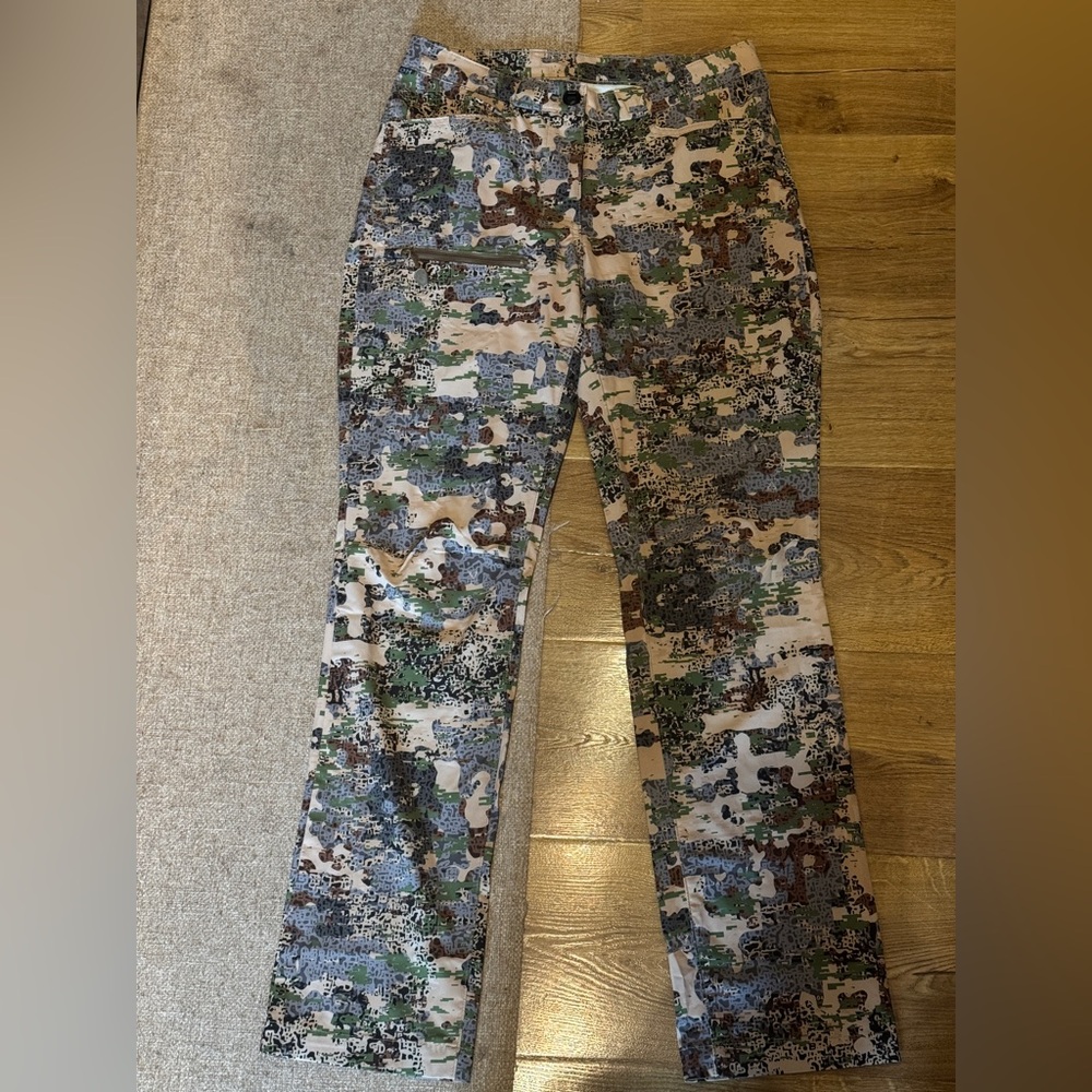 Women's Camouflage Patterned Pants